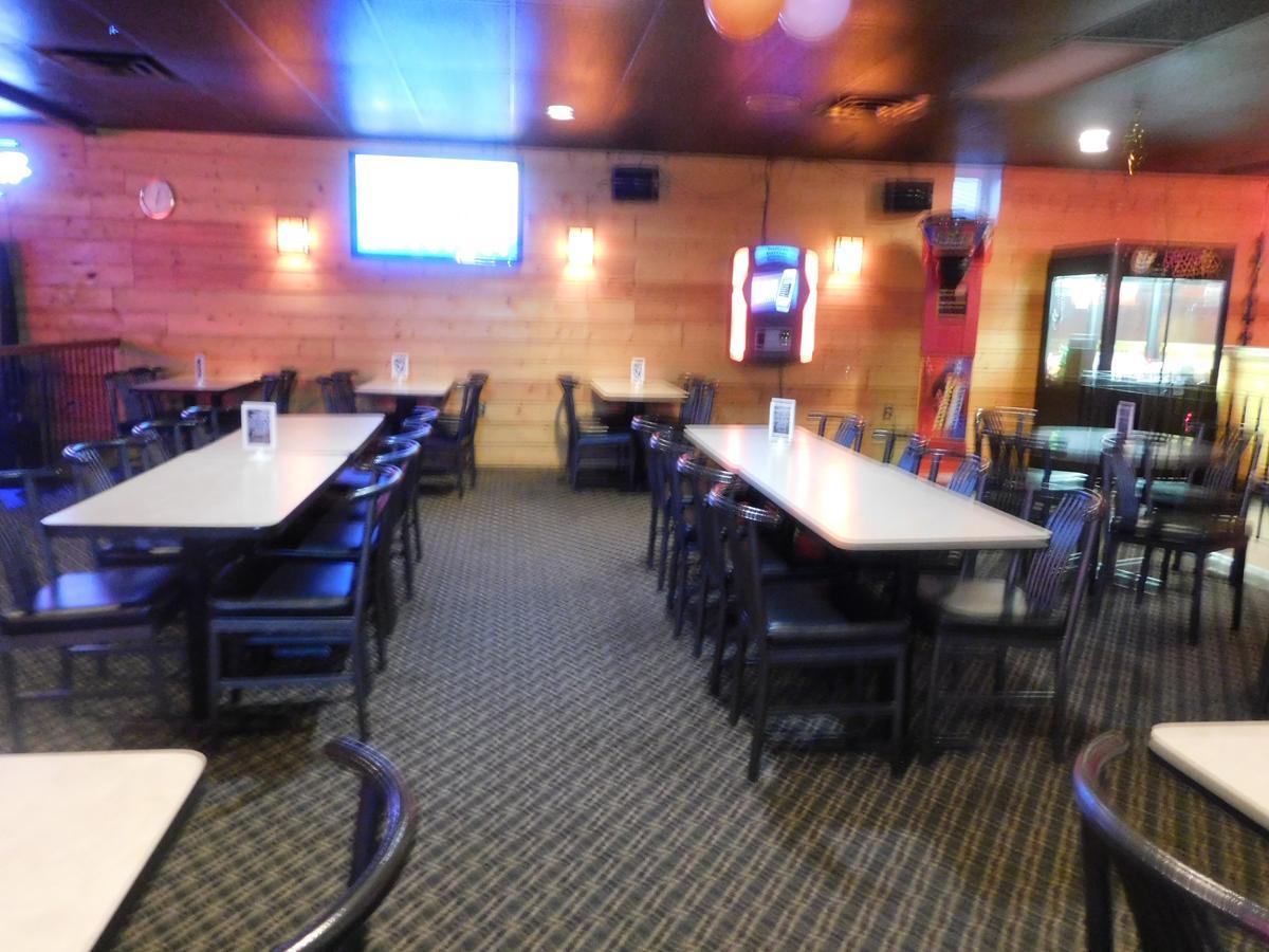 Casey'S Inn Lac du Bonnet Exterior photo